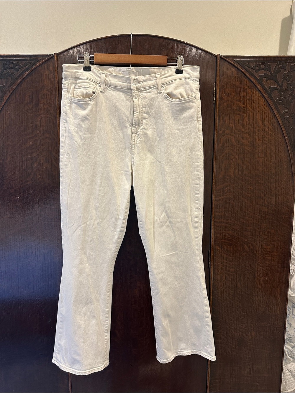7 For All Mankind White Cropped Jeans